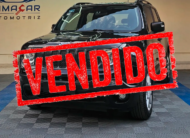 Camioneta SUV Jeep Renegade 1.8 Sport 4x2 transmisión automática año 2022 seminueva en color negro con sello rojo de VENDIDO al frente, vista exterior frontal en ángulo de tres cuartos izquierda exhibida en Namacar Automotriz.
