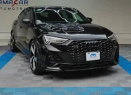 Camioneta SUV coupé de lujo Audi Q3 Sportback 2.0 S Line 180 Hp transmisión DSG automática año 2022 seminueva en color negro, vista exterior frontal en ángulo de tres cuartos derecha exhibida en Namacar Automotriz.