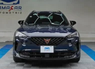 SUV Crossover deportiva Cupra Formentor 2.0 Mid 190 HP 2WD DSG7 año 2022 seminueva en color azul oscuro metálico, vista exterior frontal directa y centrada a nivel de vista exhibida en Namacar Automotriz.
