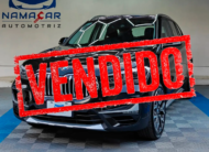 Camioneta SUV de lujo BMW X1 2.0 sDrive 20ia X Line transmisión automática año 2022 seminueva en color negro con sello rojo de VENDIDO al frente, vista exterior frontal en ángulo de tres cuartos izquierda exhibida en Namacar Automotriz.